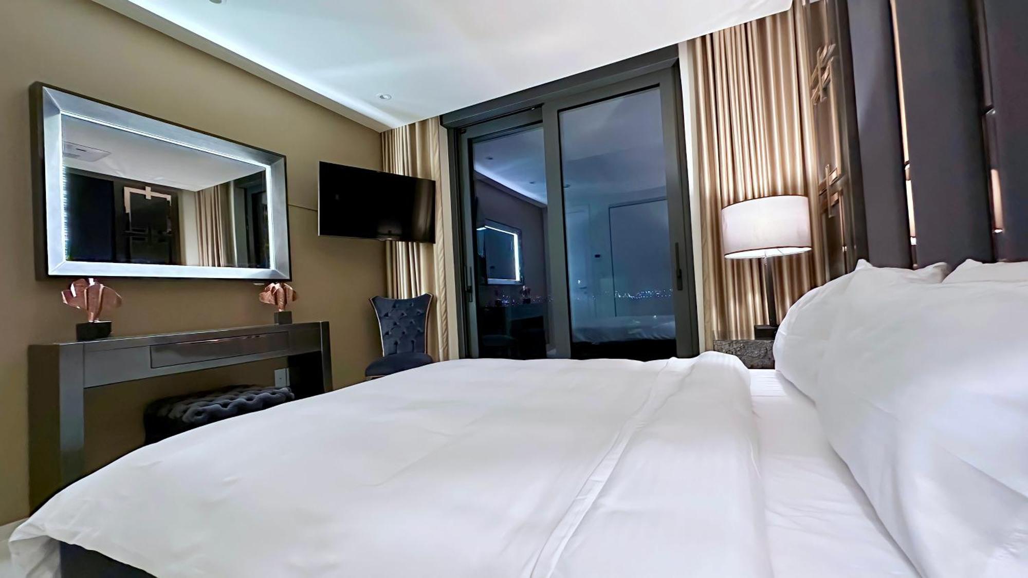 Mullet Bay Suites - Your Luxury Stay Awaits Cupecoy  외부 사진